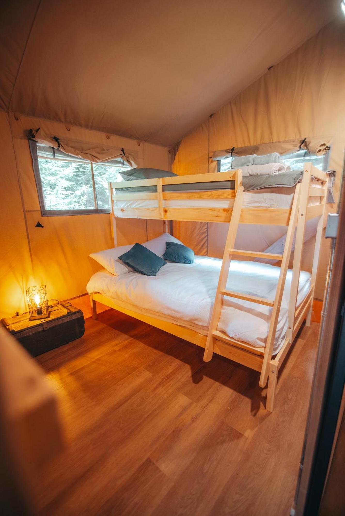 Cosy Forest Lodge Penrhos  エクステリア 写真