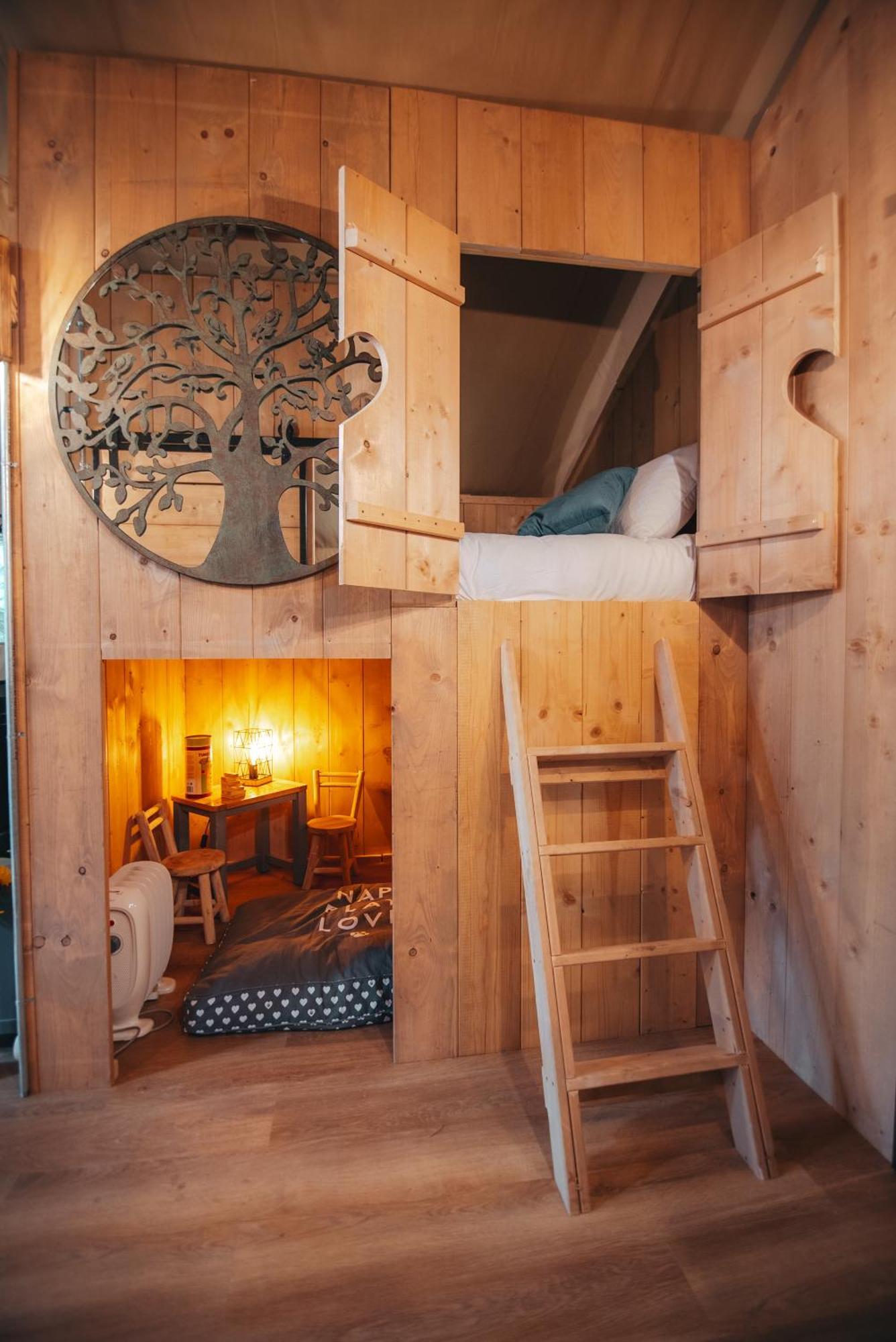 Cosy Forest Lodge Penrhos  エクステリア 写真