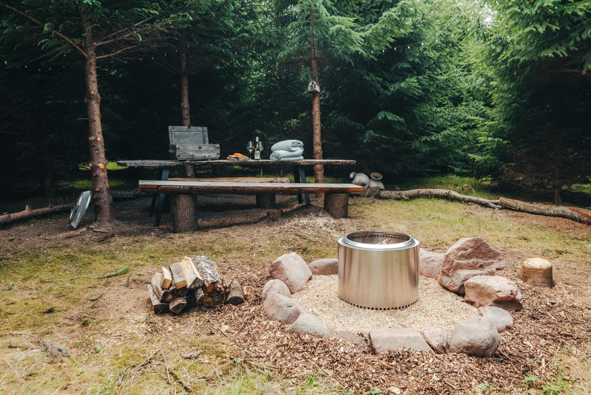 Cosy Forest Lodge Penrhos  エクステリア 写真