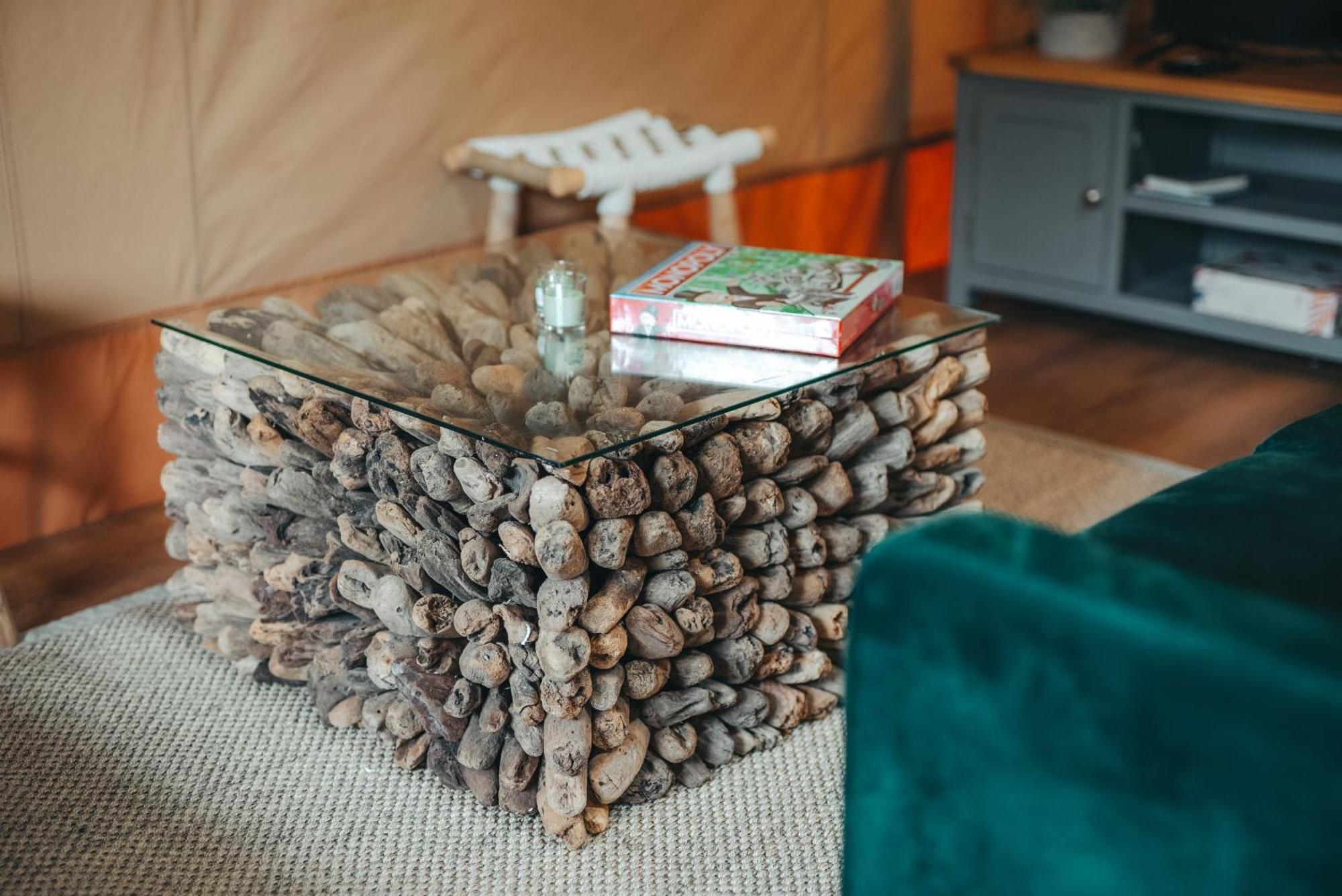 Cosy Forest Lodge Penrhos  エクステリア 写真